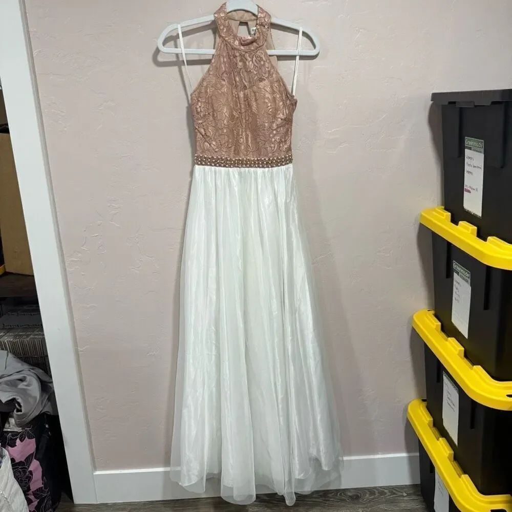 Xtraordinary Size 1 Pink Lace Halter Top Formal Dress